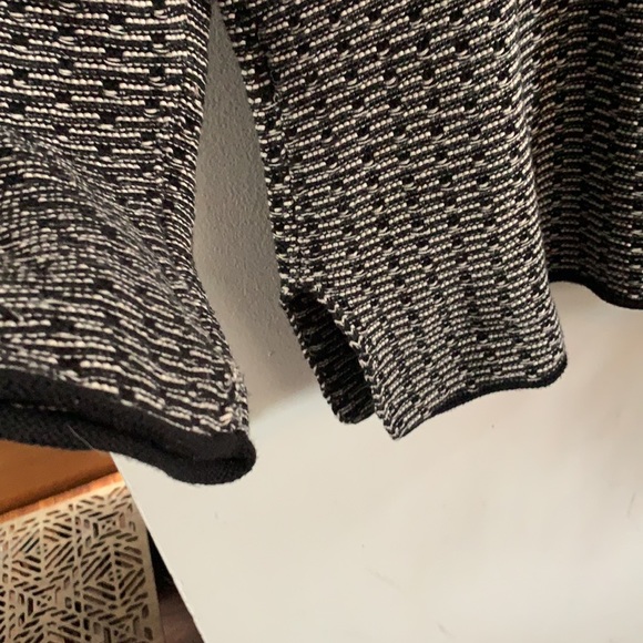 2/$20🍁 100% Cotton Black & White Cowl Neck Sweater - Picture 2 of 6